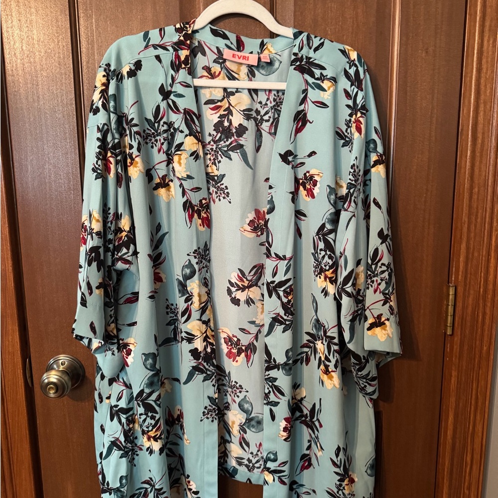 EVRI Blue Floral Kimono